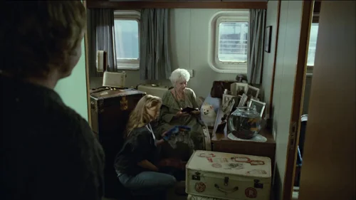 Still frame 15 from Titanic (1997) directed by James Cameron