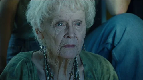 Still frame 17 from Titanic (1997) directed by James Cameron
