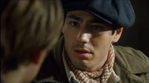 Still frame 26 from Titanic (1997) directed by James Cameron