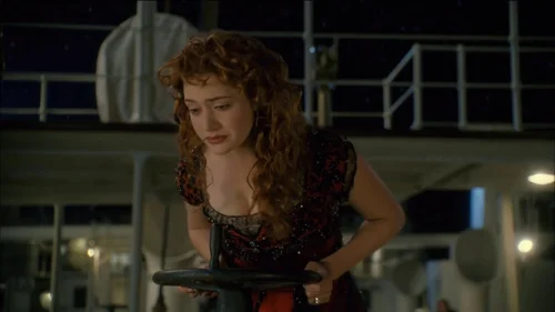 Still frame 39 from Titanic (1997) directed by James Cameron