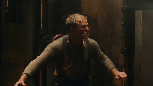 Still frame 118 from Titanic (1997) directed by James Cameron
