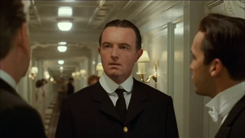 Still frame 122 from Titanic (1997) directed by James Cameron