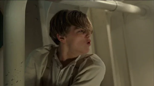 Still frame 142 from Titanic (1997) directed by James Cameron