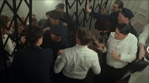 Still frame 152 from Titanic (1997) directed by James Cameron