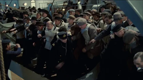 Still frame 154 from Titanic (1997) directed by James Cameron