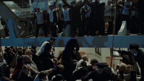 Still frame 158 from Titanic (1997) directed by James Cameron