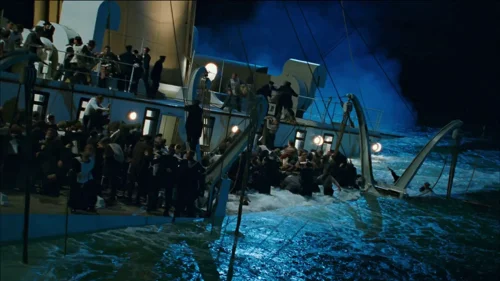 Still frame 182 from Titanic (1997) directed by James Cameron
