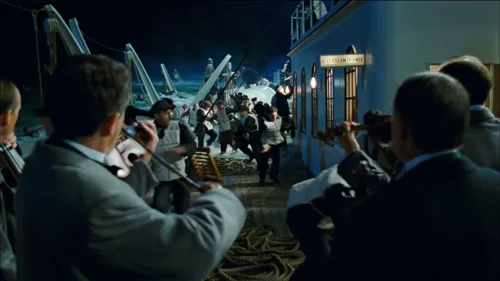 Still frame 181 from Titanic (1997) directed by James Cameron