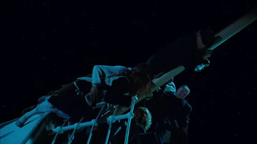 Still frame 189 from Titanic (1997) directed by James Cameron