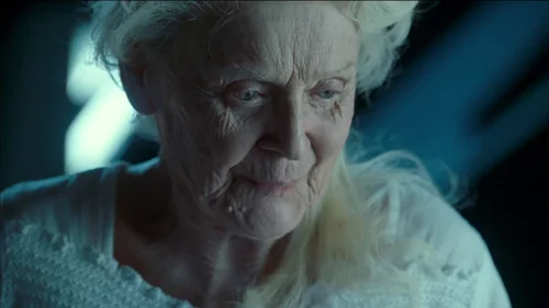Still frame 215 from Titanic (1997) directed by James Cameron