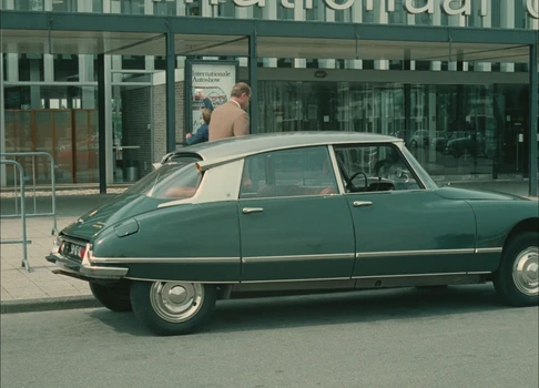 Still frame 14 from Traffic (1971) directed by Jacques Tati