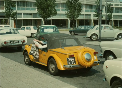 Still frame 92 from Traffic (1971) directed by Jacques Tati