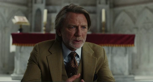 Still frame 326 from Wake Up Dead Man (2025) directed by Rian Johnson