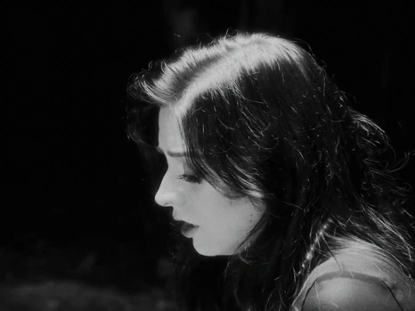 Still frame 43 from anastymoza - Vidnosnist (2025) directed by Anna Vasilyeva