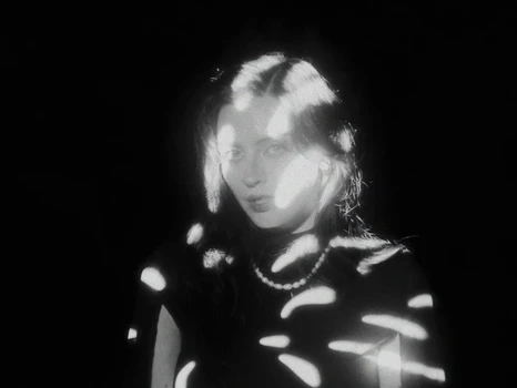 Still frame 17 from anastymoza - Vidnosnist (2025) directed by Anna Vasilyeva
