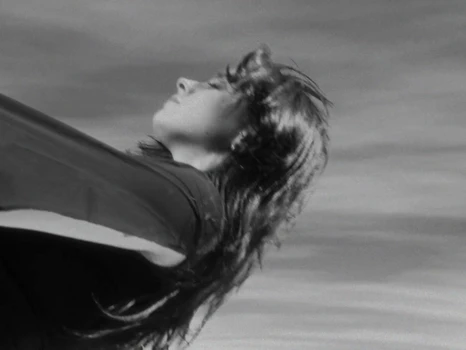 Still frame 18 from anastymoza - Vidnosnist (2025) directed by Anna Vasilyeva