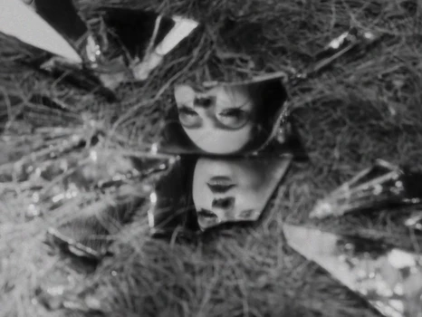 Still frame 22 from anastymoza - Vidnosnist (2025) directed by Anna Vasilyeva