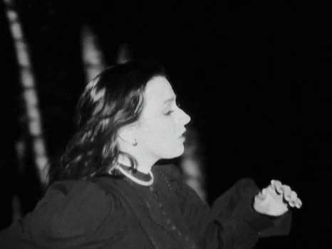 Still frame 23 from anastymoza - Vidnosnist (2025) directed by Anna Vasilyeva