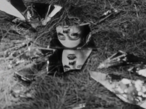 Still frame 26 from anastymoza - Vidnosnist (2025) directed by Anna Vasilyeva