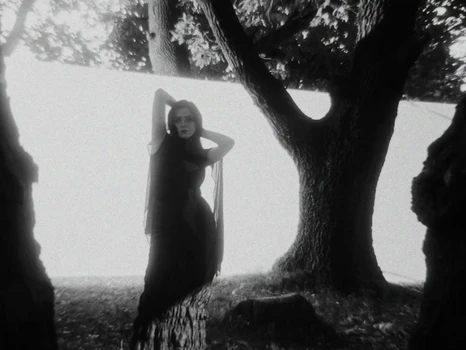 Still frame 33 from anastymoza - Vidnosnist (2025) directed by Anna Vasilyeva