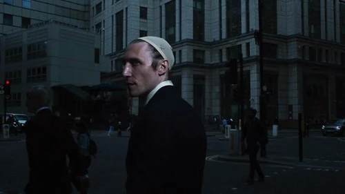 Still frame 23 from Apparat - Heroist (2019) directed by MATILDA FINN