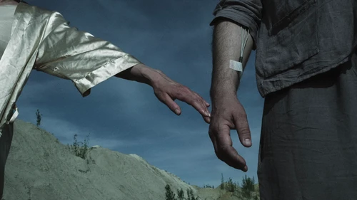 Still frame 25 from Apparat - Heroist (2019) directed by MATILDA FINN