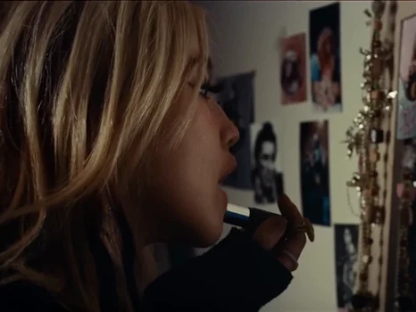 Still frame 1 from beabadoobee - Last Day On Earth (2021) directed by Arnaud Bresson
