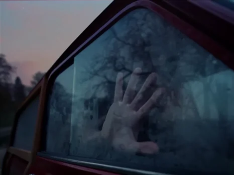 Still frame 33 from beabadoobee - Last Day On Earth (2021) directed by Arnaud Bresson