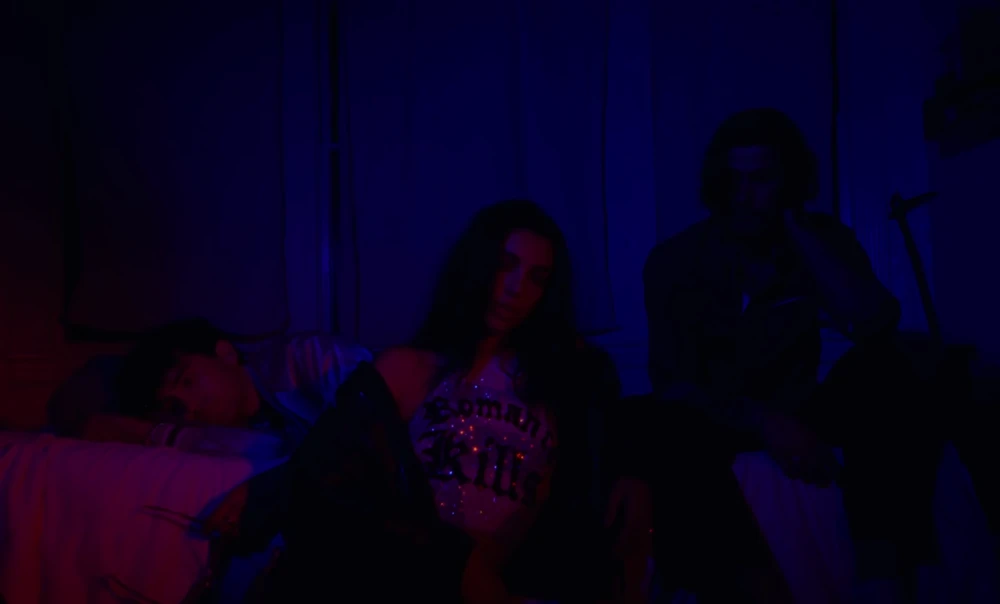 BETWEEN FRIENDS - affection
