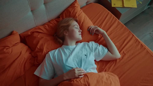 Still frame 7 from Blooms Corda - Slow motion (2024) directed by Mariana Rogovska