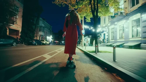 Still frame 30 from Blooms Corda - Slow motion (2024) directed by Mariana Rogovska