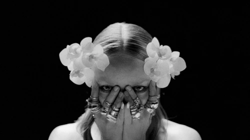 Still frame 14 from DONBASGRL - Zhyva (2025) directed by Manuel Schamberger