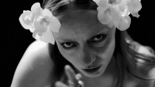 Still frame 6 from DONBASGRL - Zhyva (2025) directed by Manuel Schamberger