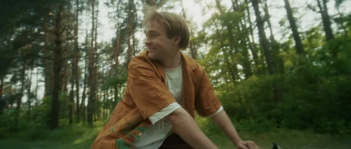 Still frame 12 from Electrobirds - Lystivky (2025) directed by Mary Norets