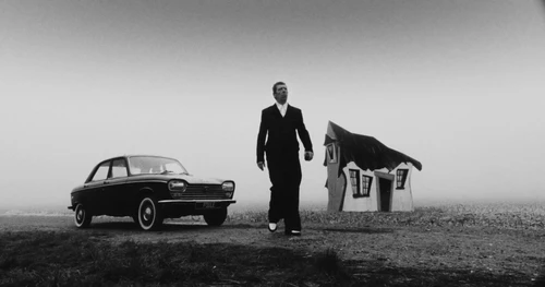 Still frame 17 from FOULE - BRIGITTE (2026) directed by Matu, Vicky Schoukroun