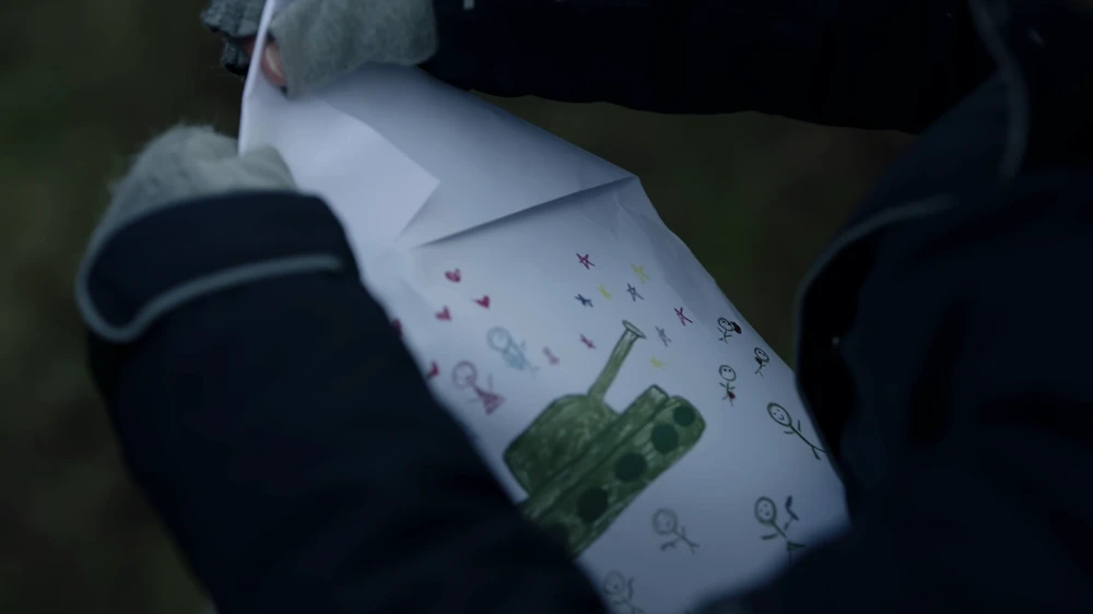 Still frame 12 from IC3PEAK — Gde Moy Dom? (2025) directed by Anastasia Kreslina, Nikolay Kostylev