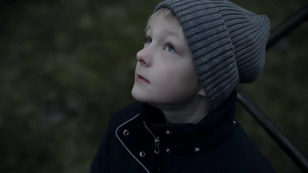 Still frame 15 from IC3PEAK — Gde Moy Dom? (2025) directed by Anastasia Kreslina, Nikolay Kostylev