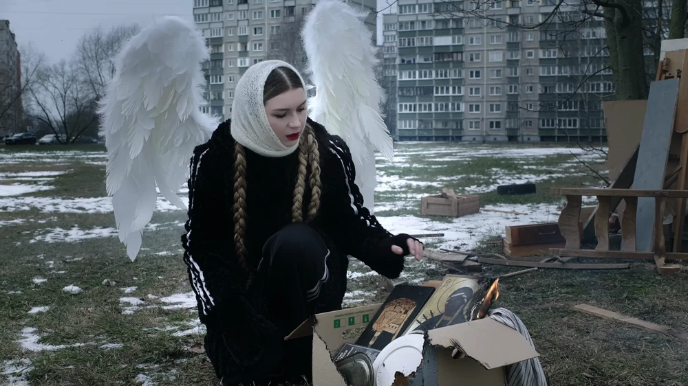 Still frame 19 from IC3PEAK — Gde Moy Dom? (2025) directed by Anastasia Kreslina, Nikolay Kostylev