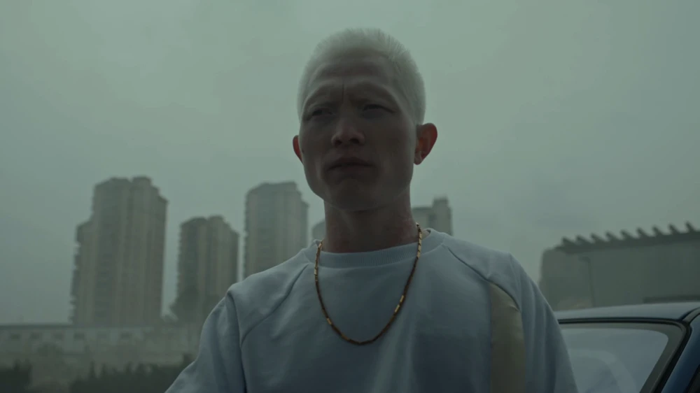 Still frame 47 from Jamie xx - Gosh (2016) directed by Romain Gavras