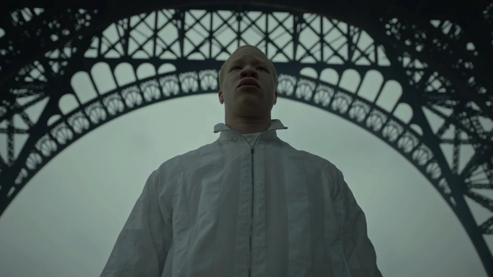 Still frame 49 from Jamie xx - Gosh (2016) directed by Romain Gavras