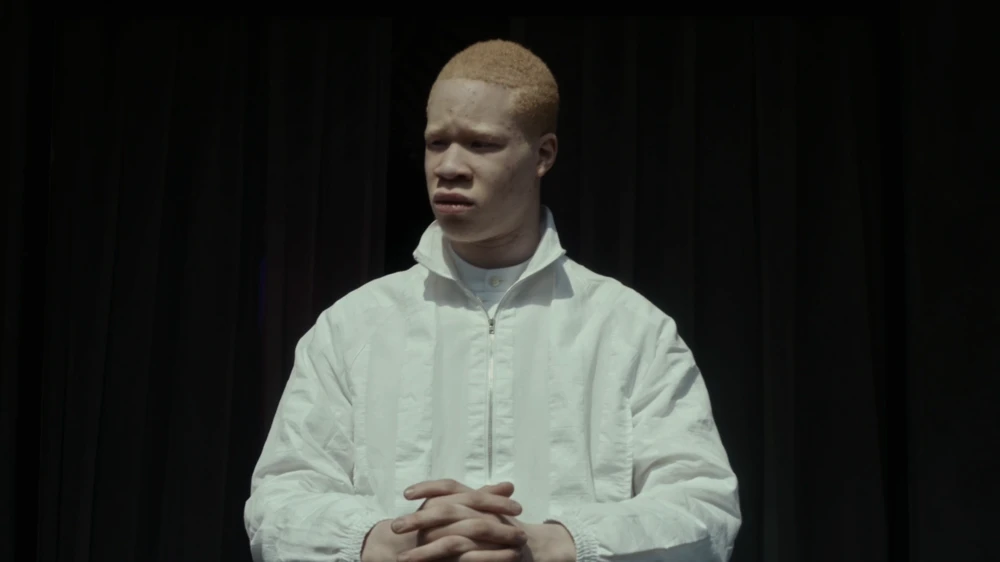 Still frame 7 from Jamie xx - Gosh (2016) directed by Romain Gavras