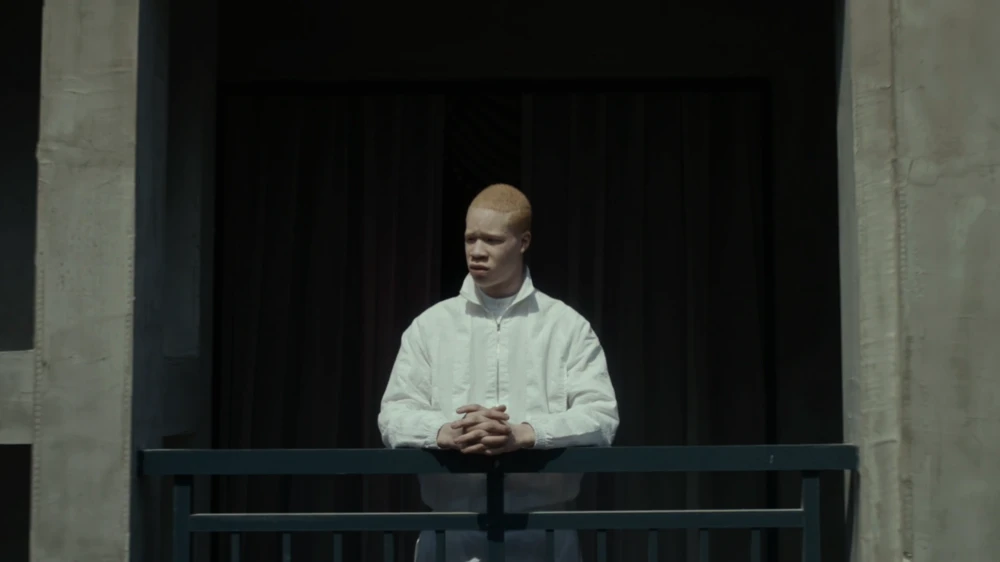 Still frame 8 from Jamie xx - Gosh (2016) directed by Romain Gavras