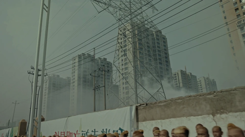 Still frame 11 from Jamie xx - Gosh (2016) directed by Romain Gavras