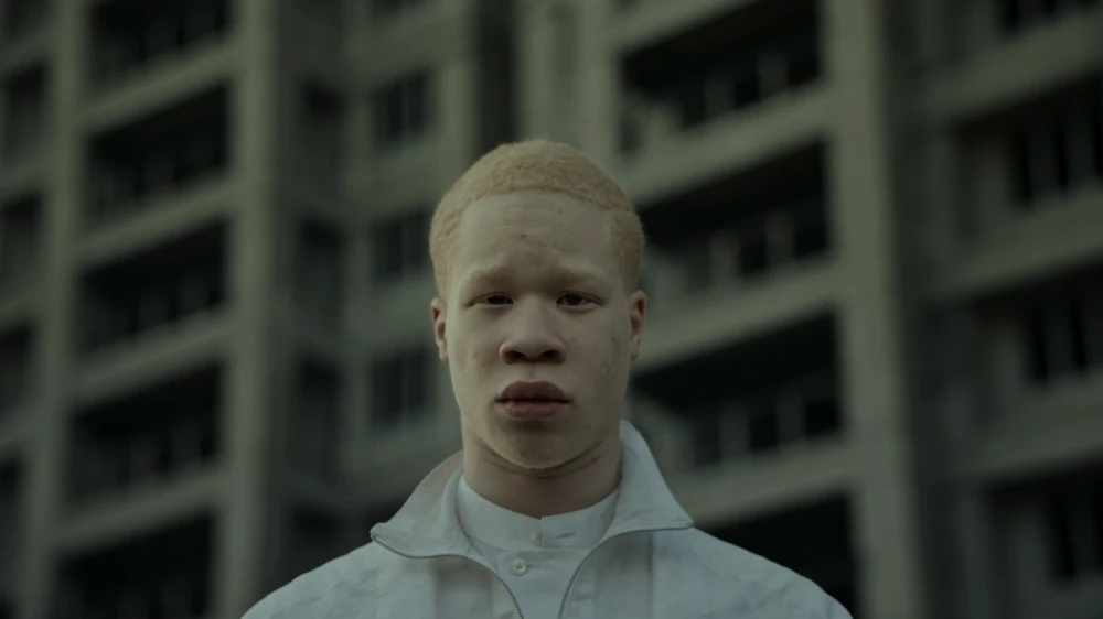 Still frame 13 from Jamie xx - Gosh (2016) directed by Romain Gavras