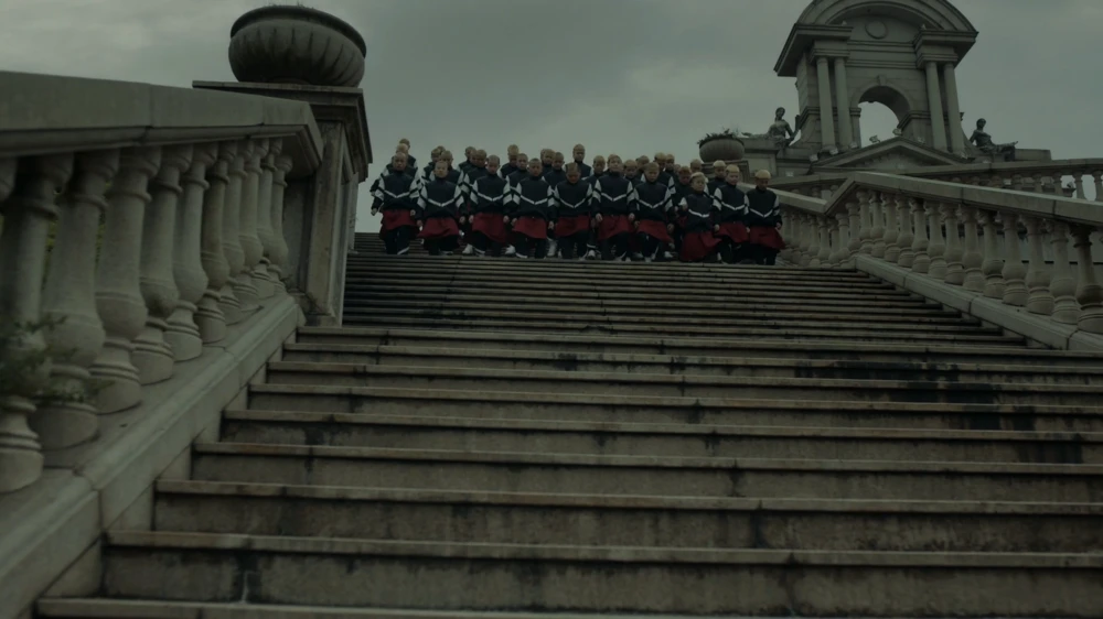Still frame 16 from Jamie xx - Gosh (2016) directed by Romain Gavras