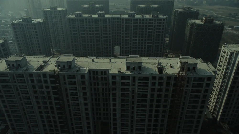 Still frame 23 from Jamie xx - Gosh (2016) directed by Romain Gavras