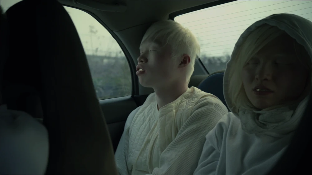 Still frame 26 from Jamie xx - Gosh (2016) directed by Romain Gavras