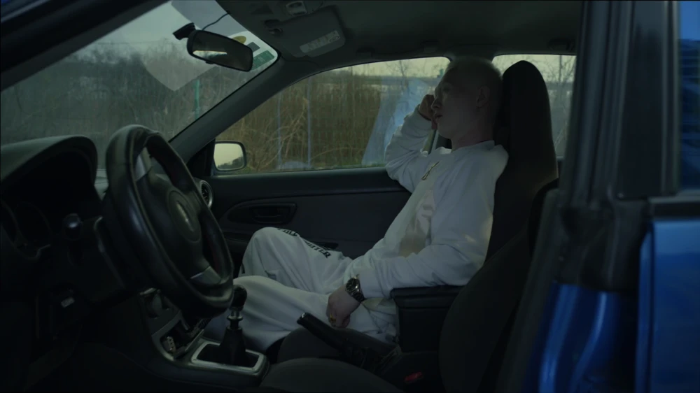 Still frame 27 from Jamie xx - Gosh (2016) directed by Romain Gavras