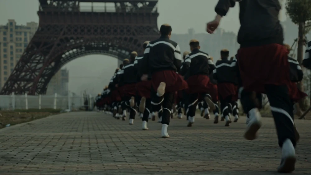 Still frame 33 from Jamie xx - Gosh (2016) directed by Romain Gavras