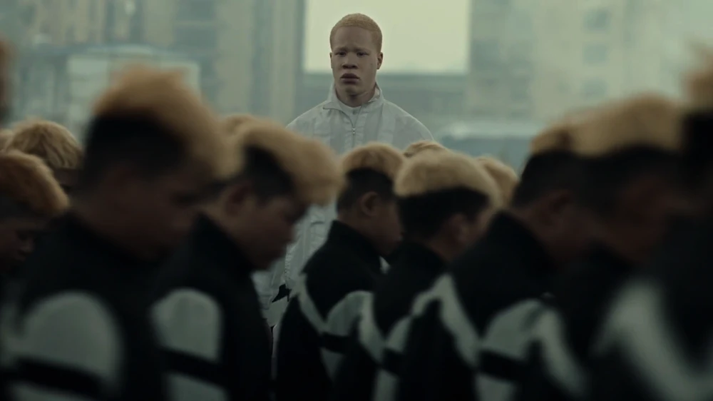 Still frame 43 from Jamie xx - Gosh (2016) directed by Romain Gavras